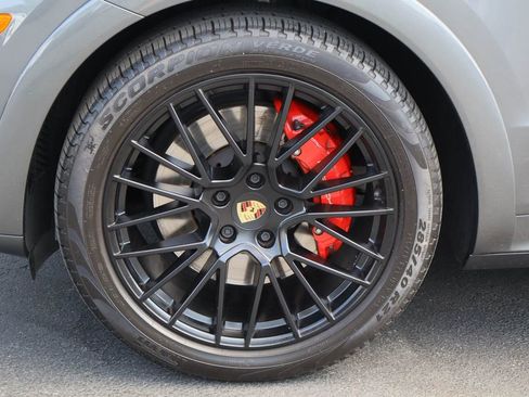 Used 2023 Porsche Cayenne GTS image 32