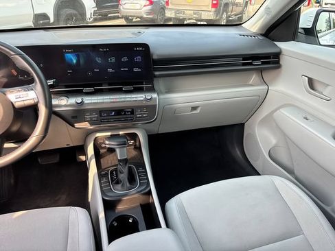 Used 2024 Hyundai Kona SEL AWD/4WD image 12