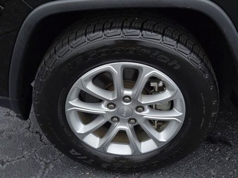 Used 2022 Jeep Grand Cherokee Laredo E w/ Security & Convenience Group image 9