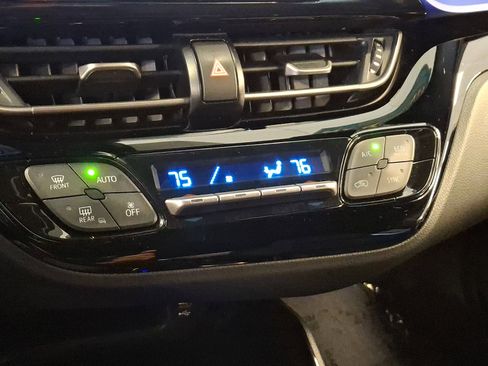 Used 2021 Toyota C-HR XLE FWD image 15