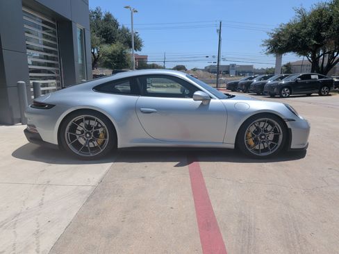 Used 2022 Porsche 911 GT3 RWD image 11