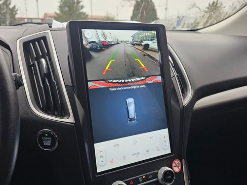 Used 2024 Ford Edge SEL image 23