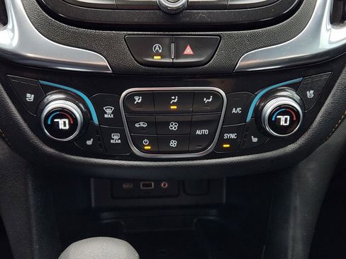 Used 2023 Chevrolet Equinox Premier image 24