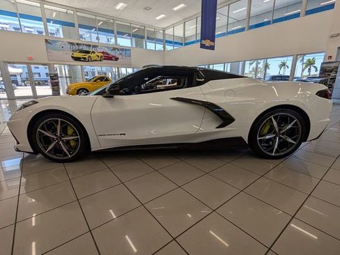 Used 2023 Chevrolet Corvette Stingray Premium Conv w/ Z51 Performance Package image 5