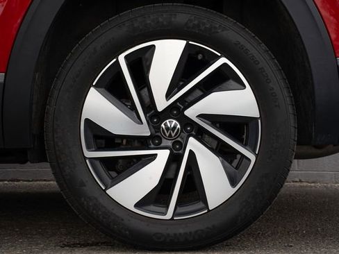 Used 2024 Volkswagen Atlas SEL AWD/4WD image 13
