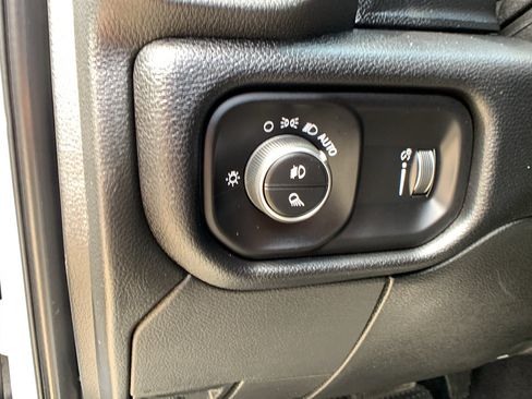 Used 2025 RAM 2500 Big Horn AWD/4WD image 15