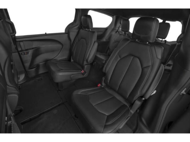 Used 2026 Chrysler Pacifica Select FWD image 12