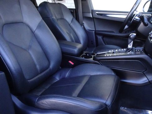 Used 2017 Porsche Macan S image 13