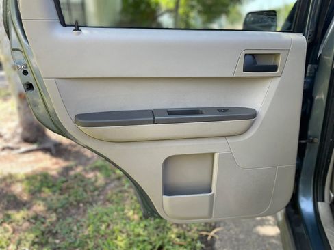 Used 2010 Ford Escape XLS FWD image 28