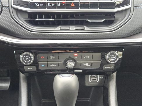 New 2026 Jeep Compass Latitude image 16