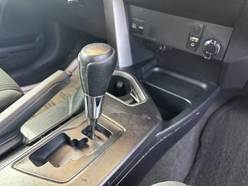 Used 2016 Toyota RAV4 LE image 9