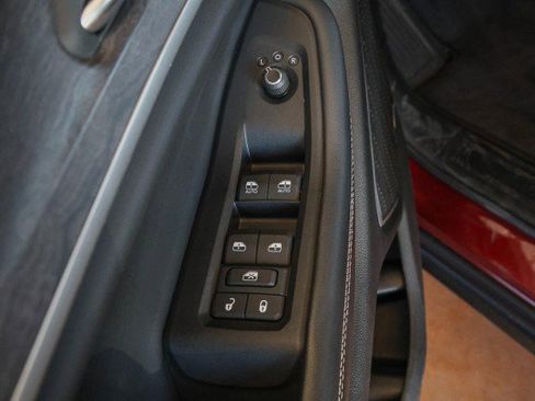 Used 2022 Jeep Grand Cherokee Limited 4xe image 31