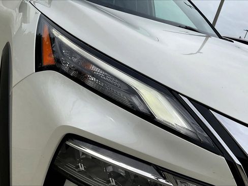 Certified 2023 Nissan Rogue SV image 35