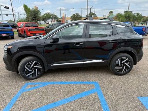 New 2026 Nissan Kicks SV w/ Cold Weather Package FWD image 4