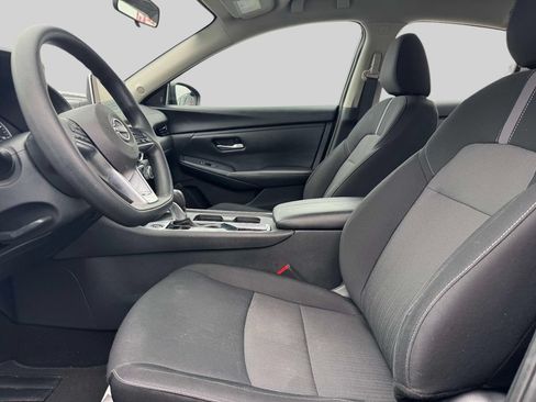 Used 2025 Nissan Sentra SV FWD image 14