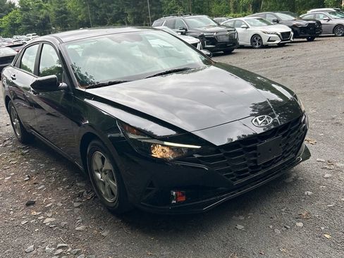 Used 2023 Hyundai Elantra SE FWD image 3