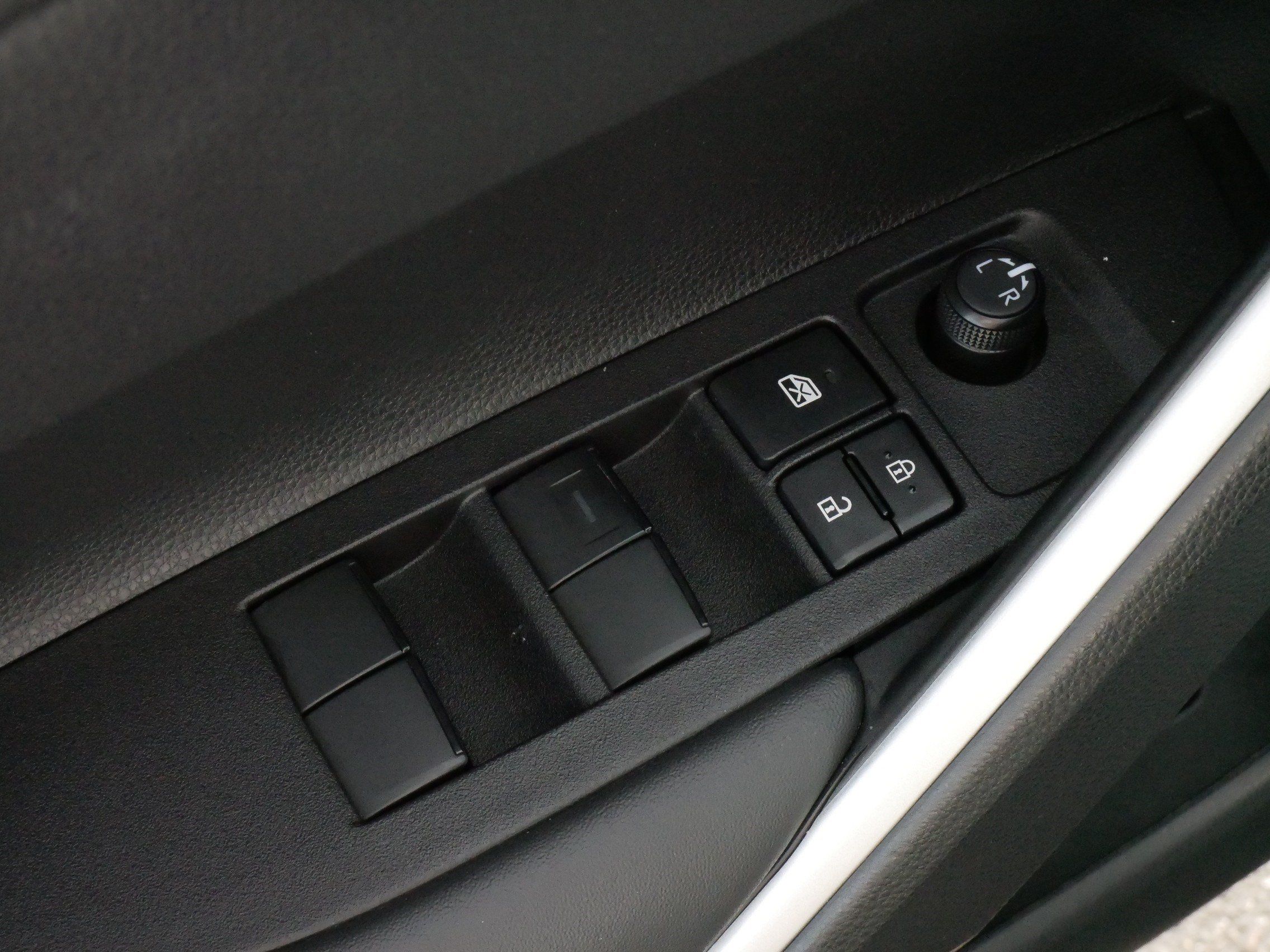Used 2026 Toyota Corolla Cross AWD Hybrid image 19