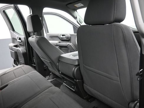 Used 2022 Chevrolet Silverado 1500 Custom RWD image 2