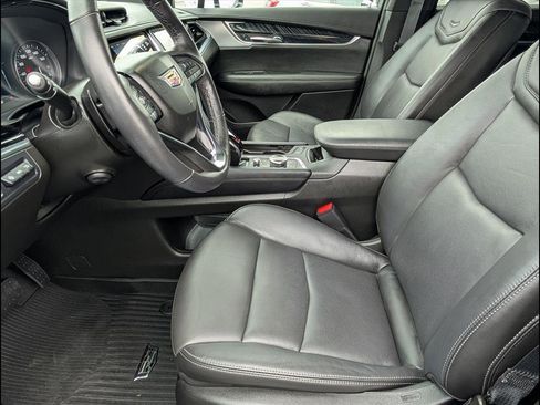 Used 2024 Cadillac XT6 Premium Luxury w/ Technology Package image 10