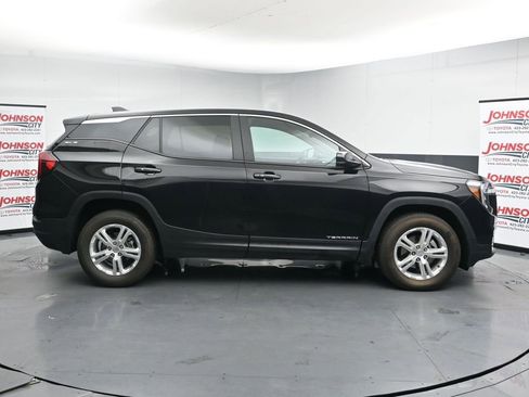 Used 2024 GMC Terrain SLE AWD/4WD image 9