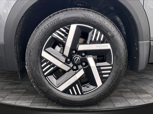 New 2026 Nissan Kicks SV image 11