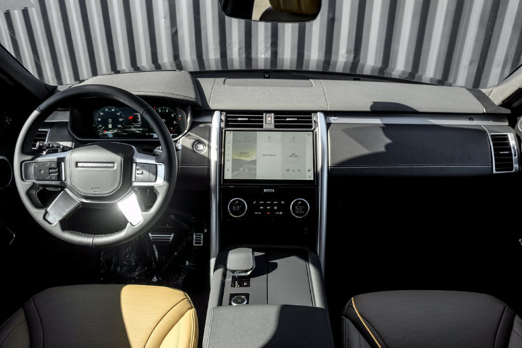 New 2026 Land Rover Discovery Limited Edition AWD/4WD image 20