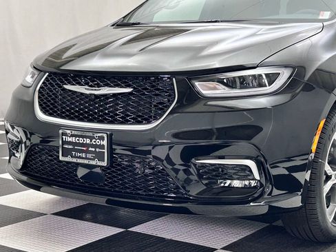 New 2026 Chrysler Pacifica Pinnacle image 5