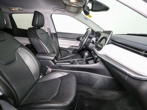 Used 2022 Jeep Compass Limited image 17