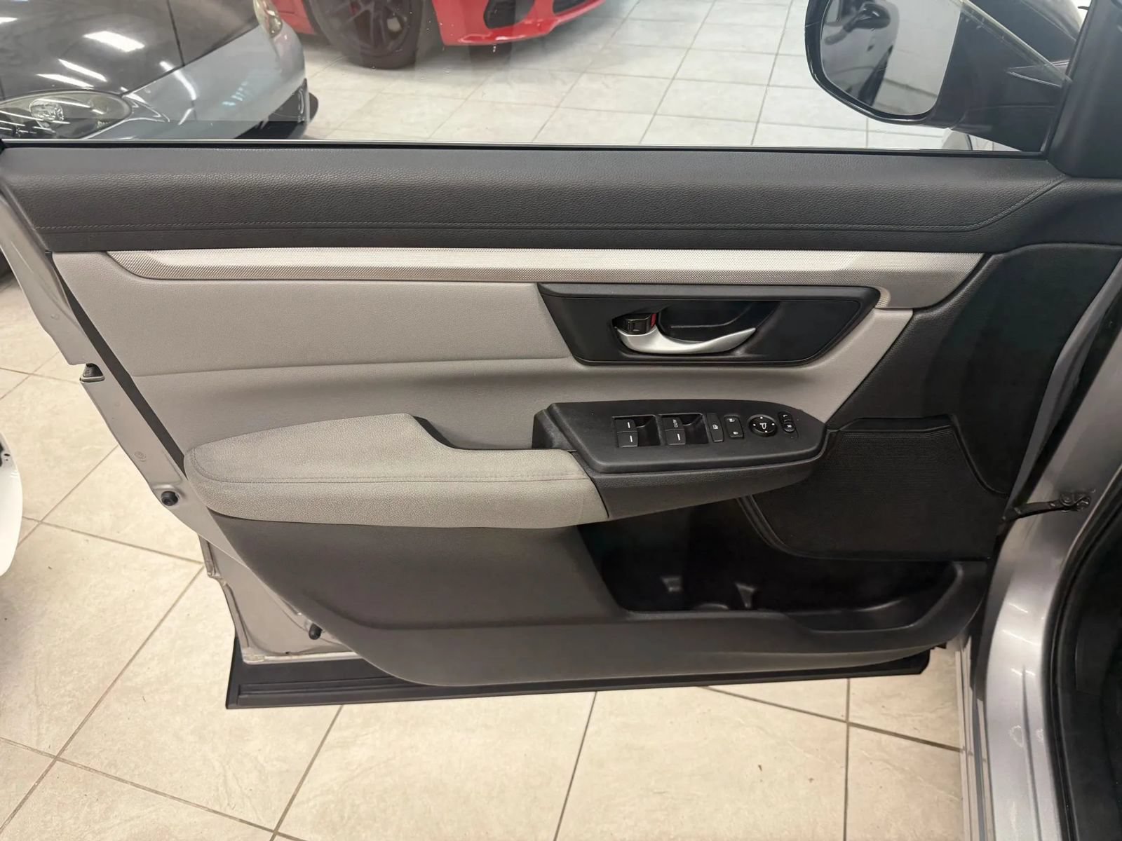 Used 2018 Honda CR-V LX image 13