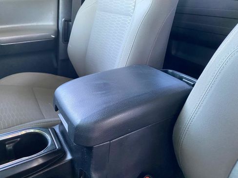 Used 2017 Toyota Tacoma 2WD Access Cab image 38