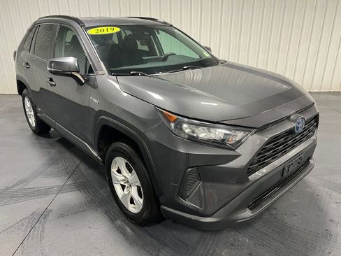 Used 2019 Toyota RAV4 LE image 15