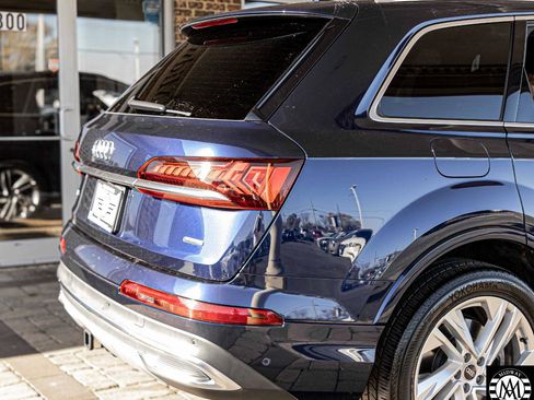 Used 2021 Audi Q7 2.0T Premium Plus w/ Premium Plus Package AWD/4WD image 12