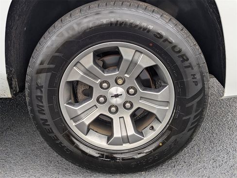 Used 2017 Chevrolet Suburban LT image 11