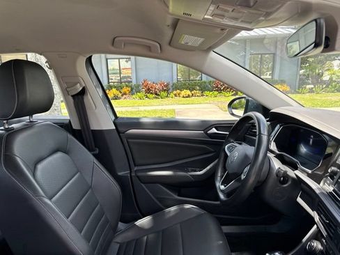 Used 2024 Volkswagen Jetta SE FWD image 12