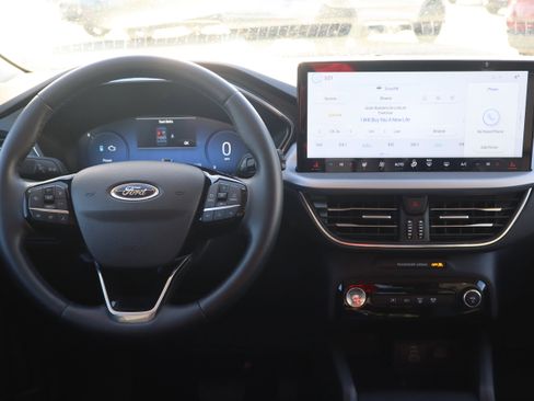 Used 2025 Ford Escape SE w/ PHEV Premium Package image 14