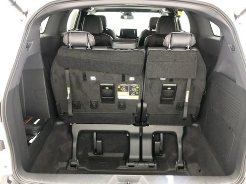 Used 2023 Toyota Sienna XSE FWD image 25