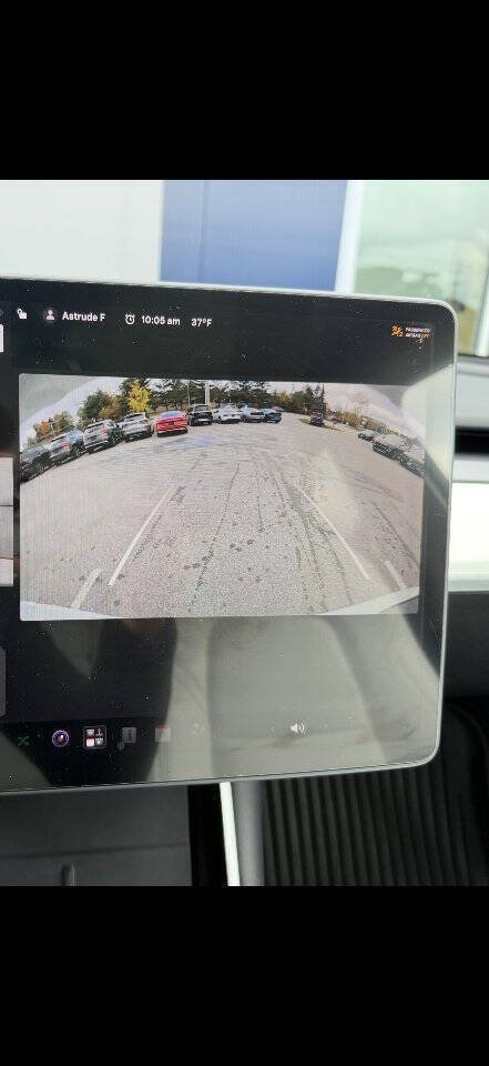 Used 2021 Tesla Model Y Long Range AWD/4WD image 18