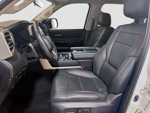 Used 2024 Toyota Tundra Limited AWD/4WD image 19