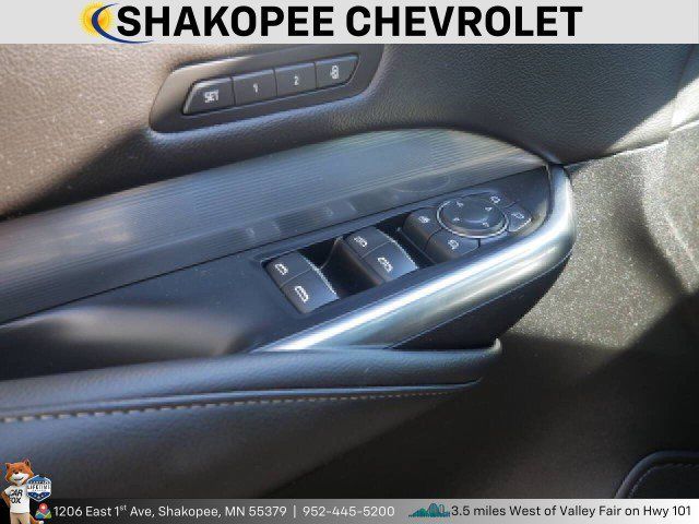 Used 2024 Cadillac XT4 Premium Luxury AWD/4WD image 13