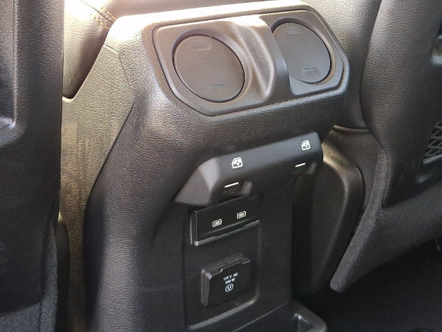 Used 2024 Jeep Wrangler Unlimited Sahara w/ Technology Group AWD/4WD image 21