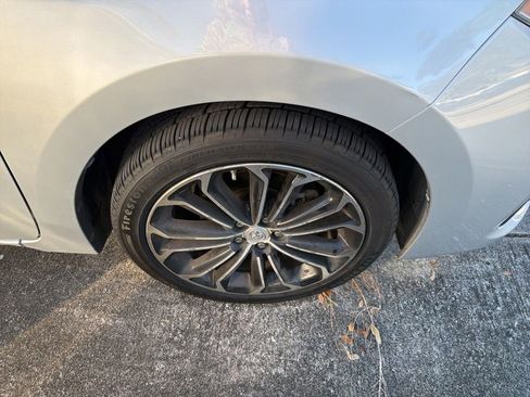 Used 2016 Toyota Corolla S Premium image 2