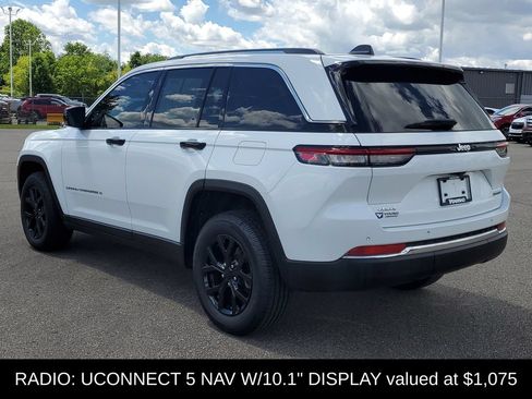 Used 2022 Jeep Grand Cherokee Limited AWD/4WD image 4
