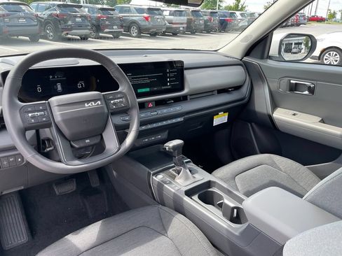 New 2027 Kia Seltos LX FWD image 23