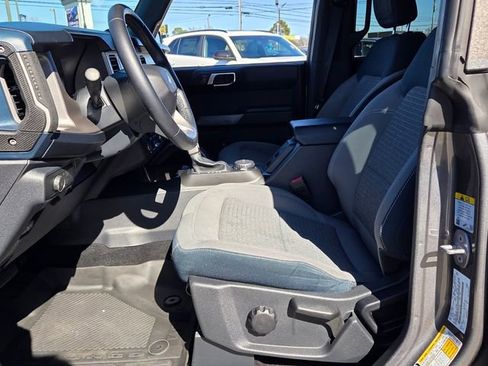 Used 2022 Ford Bronco Outer Banks image 5