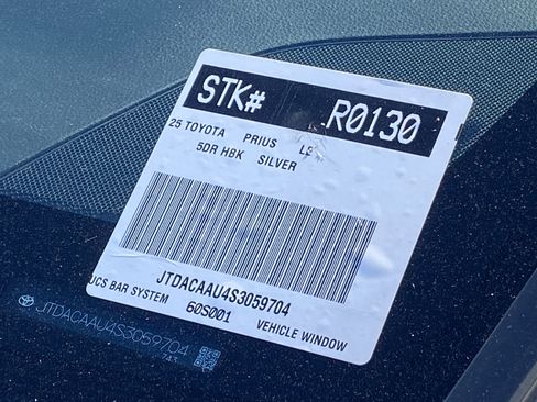 Certified 2025 Toyota Prius LE image 31