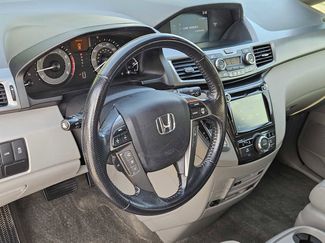 Used 2015 Honda Odyssey Touring video 2