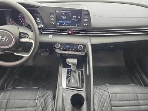 Used 2023 Hyundai Elantra SEL FWD image 11