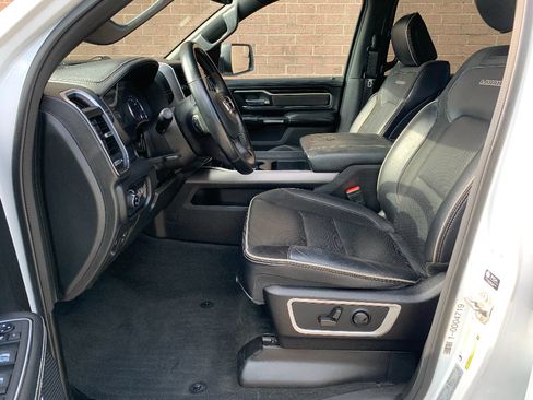 Used 2023 RAM 1500 Laramie AWD/4WD image 10