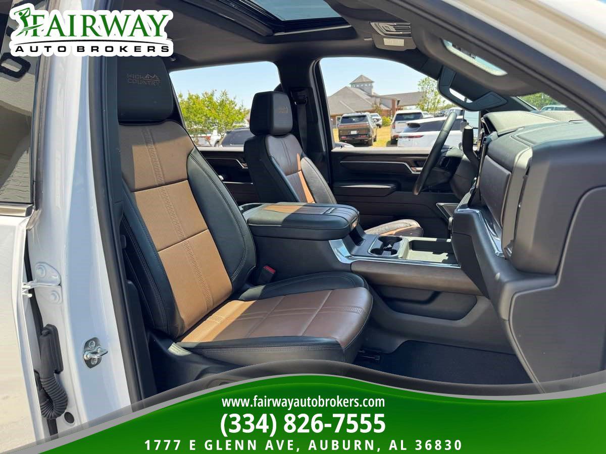 Used 2025 Chevrolet Silverado 2500 High Country w/ Technology Package AWD/4WD image 12