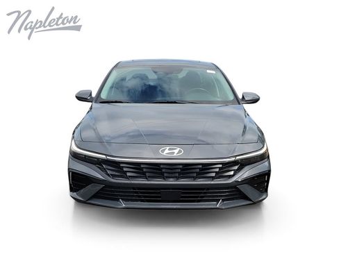 Used 2025 Hyundai Elantra SEL FWD image 9